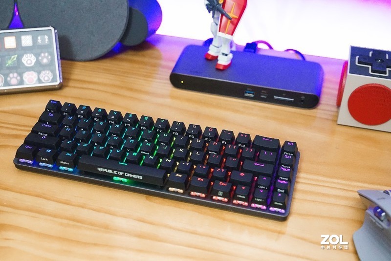 便携也可以很好用：ROG 魔导士无线机械键盘