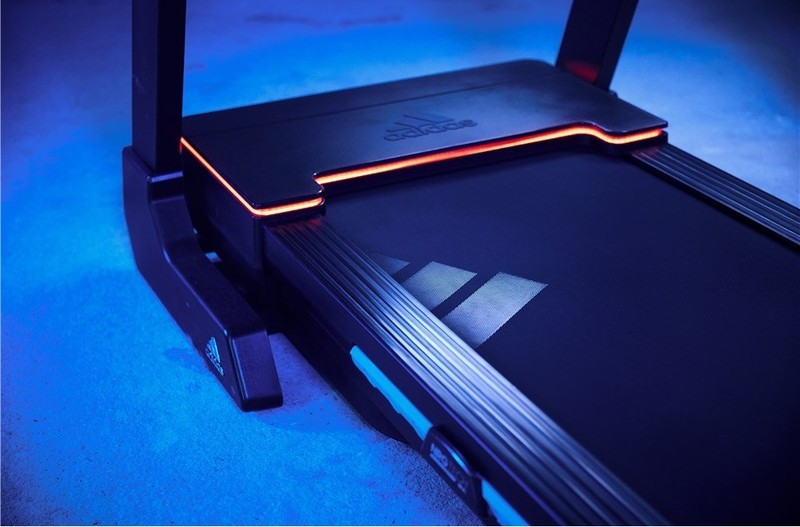 不能出门跑步的时候有一台阿迪达斯T-19X跑步机就够了