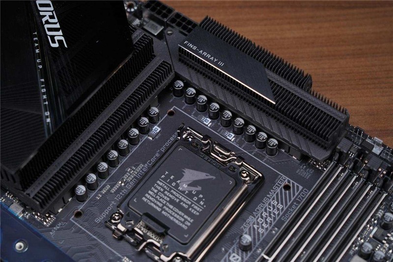 顶级DIY发烧友首选，最强主板来袭—技嘉超级雕Z690 AORUS MASTER