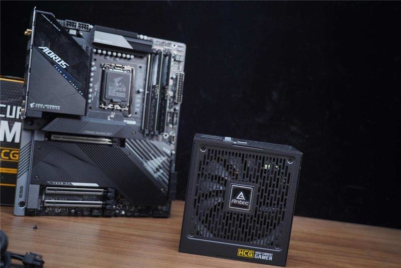 顶级DIY发烧友首选，最强主板来袭—技嘉超级雕Z690 AORUS MASTER