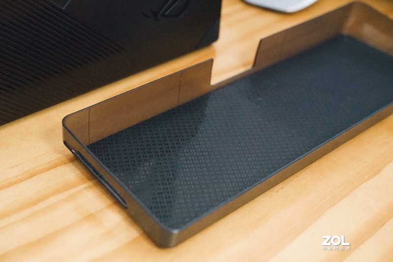 便携也可以很好用：ROG 魔导士无线机械键盘