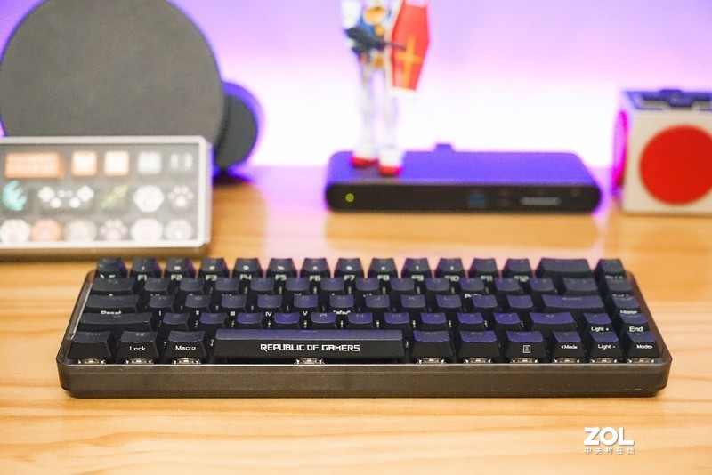 便携也可以很好用：ROG 魔导士无线机械键盘