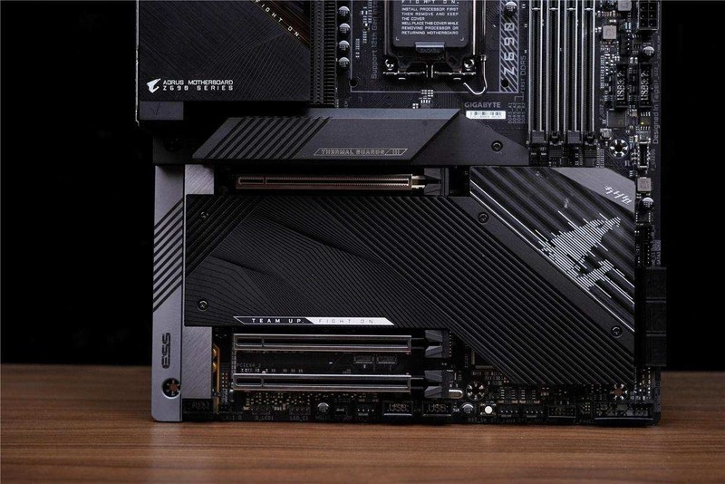 顶级DIY发烧友首选，最强主板来袭—技嘉超级雕Z690 AORUS MASTER