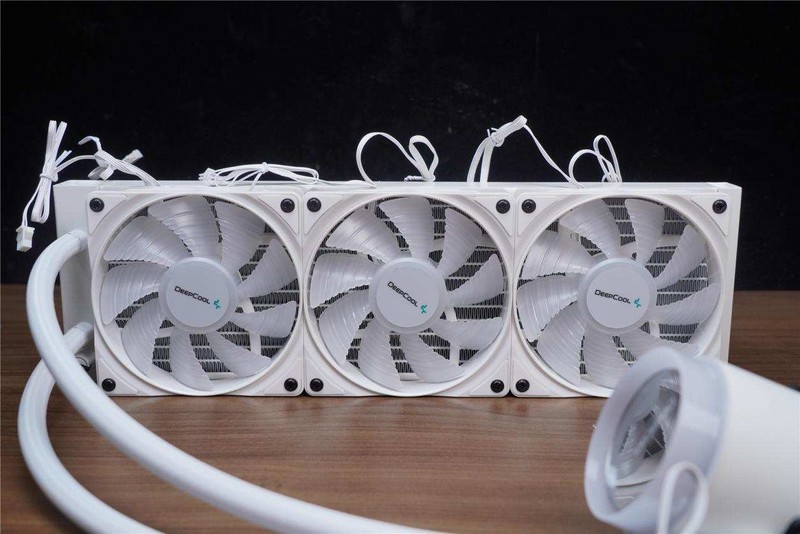 顶级DIY发烧友首选，最强主板来袭—技嘉超级雕Z690 AORUS MASTER