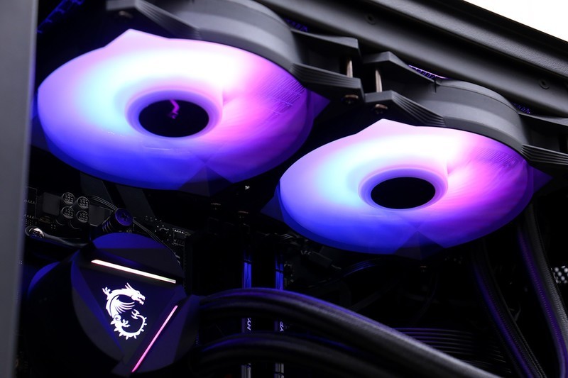 搭载 AMD 锐龙 5600X，微星宙斯盾 Aegis Z5 准系统上手玩