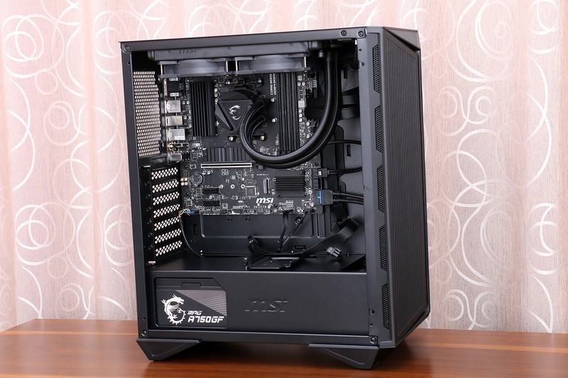 搭载 AMD 锐龙 5600X，微星宙斯盾 Aegis Z5 准系统上手玩