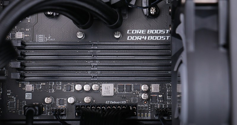 搭载 AMD 锐龙 5600X，微星宙斯盾 Aegis Z5 准系统上手玩