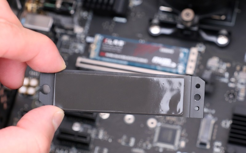 搭载 AMD 锐龙 5600X，微星宙斯盾 Aegis Z5 准系统上手玩