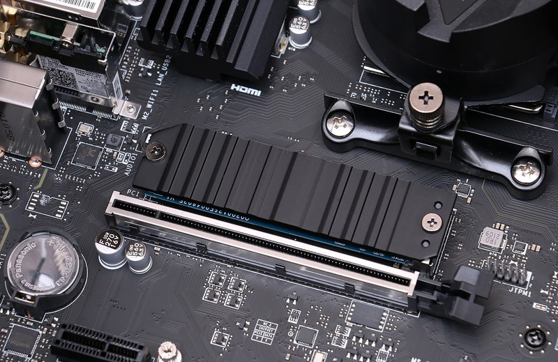 搭载 AMD 锐龙 5600X，微星宙斯盾 Aegis Z5 准系统上手玩