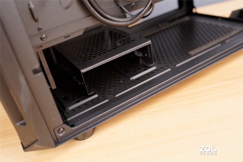 不惧炎热夏日装机新选择， XPG 入侵者&季风系列温柔台风评测