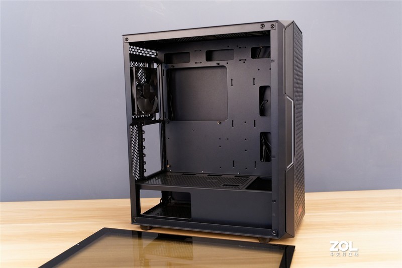 不惧炎热夏日装机新选择， XPG 入侵者&季风系列温柔台风评测