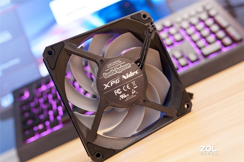 不惧炎热夏日装机新选择， XPG 入侵者&季风系列温柔台风评测