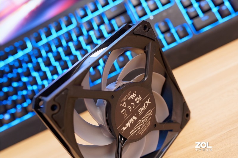 不惧炎热夏日装机新选择， XPG 入侵者&季风系列温柔台风评测