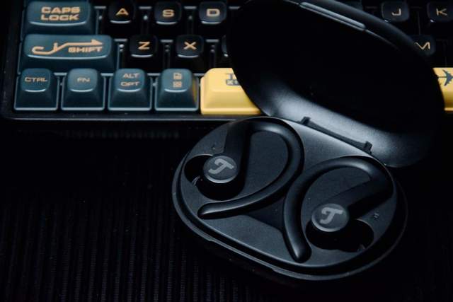 品味德系TWS运动耳机：剧烈运动依然稳固，音感透亮饱满有力度