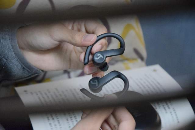 品味德系TWS运动耳机：剧烈运动依然稳固，音感透亮饱满有力度