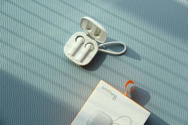 omthing AirFree Pods：真无线耳机中的水桶机