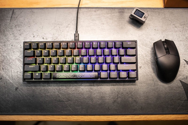 一把能让桌面空间变大的键盘，海盗船K65 Mini