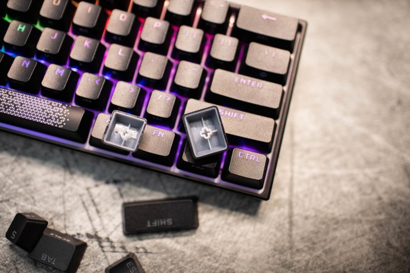 一把能让桌面空间变大的键盘，海盗船K65 Mini