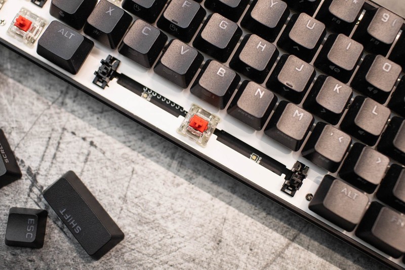 一把能让桌面空间变大的键盘，海盗船K65 Mini