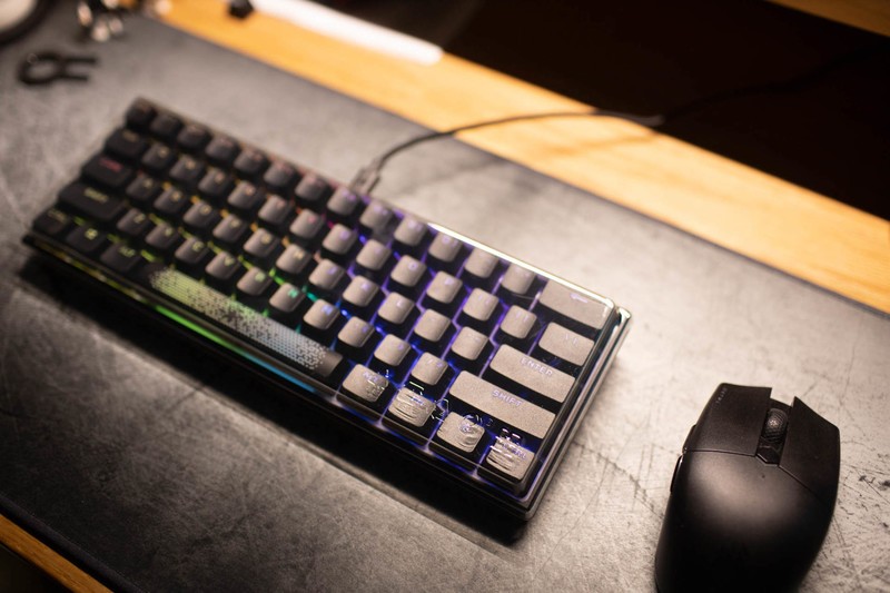 一把能让桌面空间变大的键盘，海盗船K65 Mini