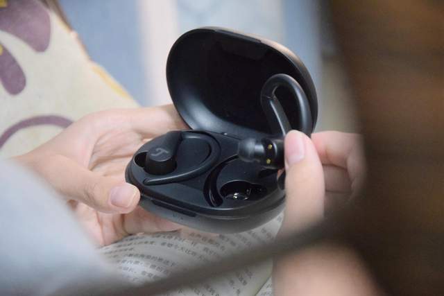 品味德系TWS运动耳机：剧烈运动依然稳固，音感透亮饱满有力度