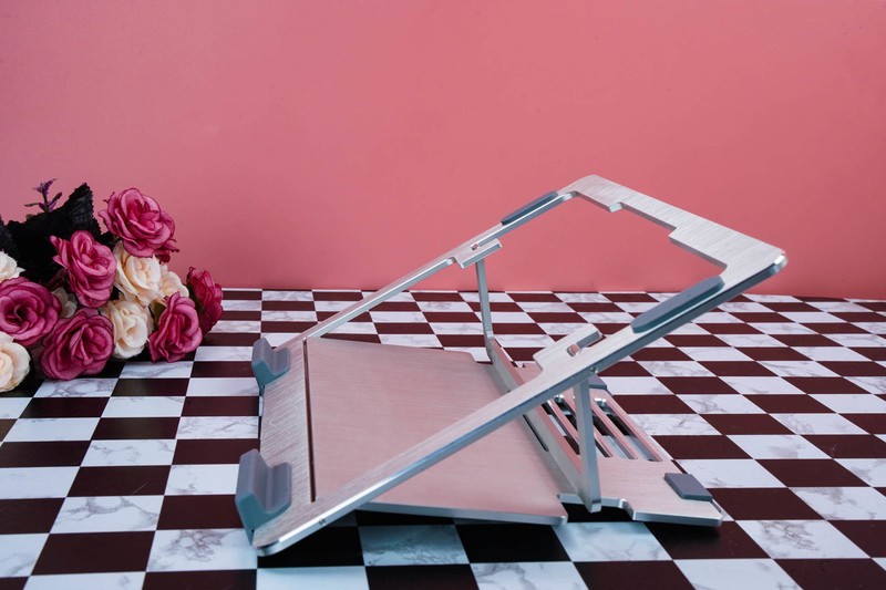 酷冷至尊Ergo铝支架：更轻，更薄，笔记本电脑必备神器