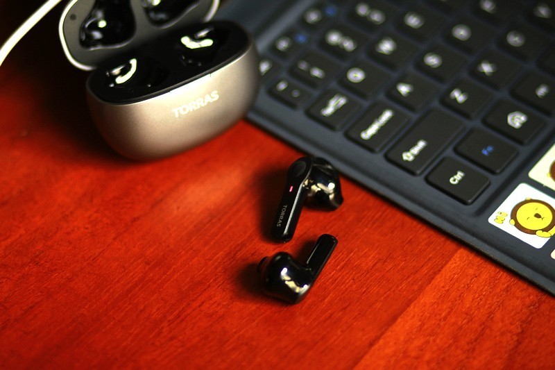 仿生鲸腔结构共振发声 图拉斯G10蓝牙耳机