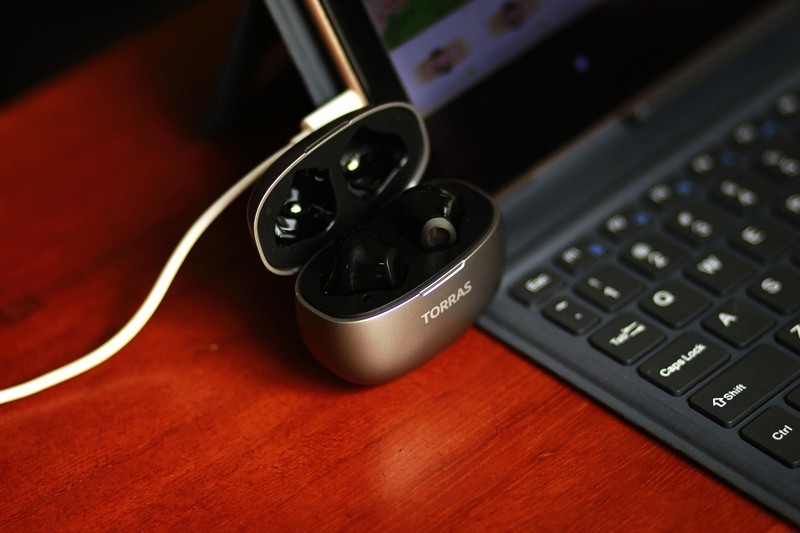 仿生鲸腔结构共振发声 图拉斯G10蓝牙耳机