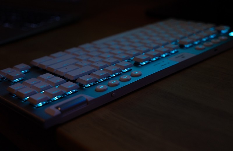 确实贵，但真的好用，罗技G913TKL无线机械键盘全面测评