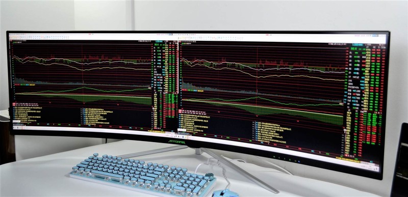 49寸带鱼屏值得入手吗？尊享大屏搭配高分辨率，全景时代值得推荐