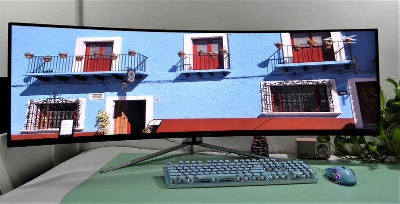 49寸带鱼屏值得入手吗？尊享大屏搭配高分辨率，全景时代值得推荐