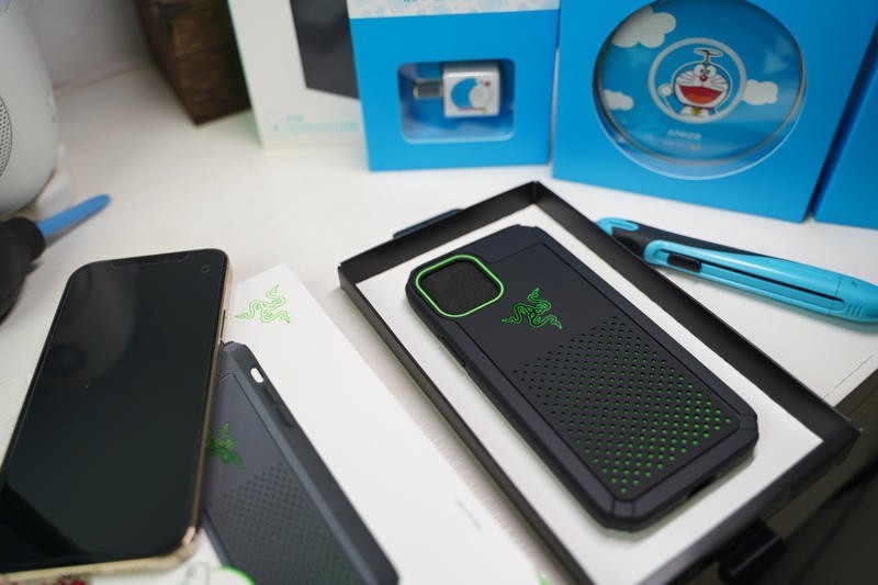 全副武装到牙齿！iPhone12 PRO保护配件入坑与踩坑分享