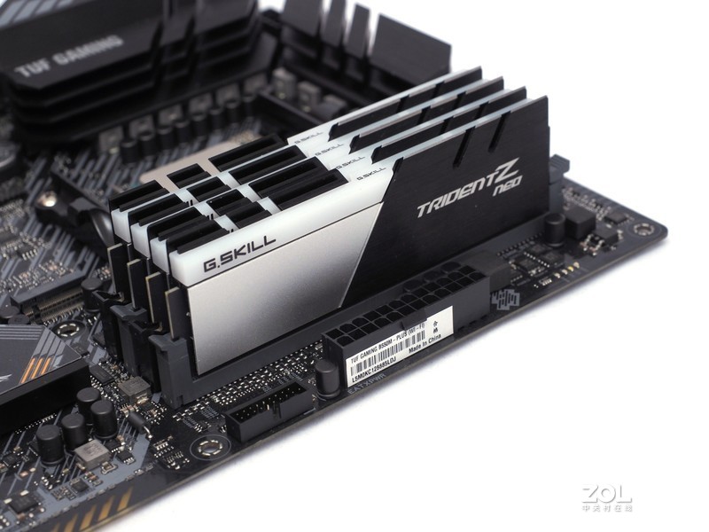 趣造里面塞风冷5950X+3090：19L的西装暴徒大核弹