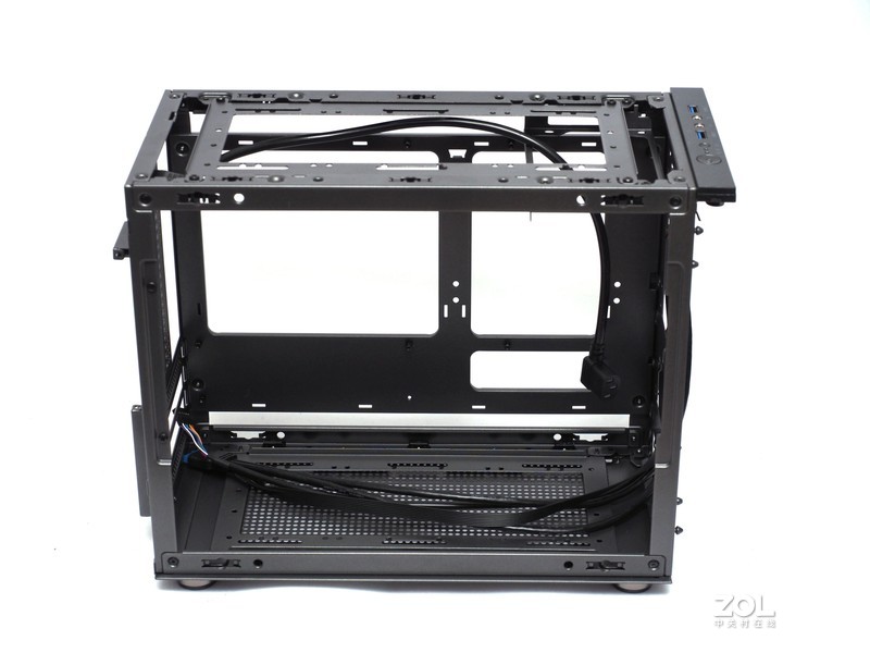 趣造里面塞风冷5950X+3090：19L的西装暴徒大核弹