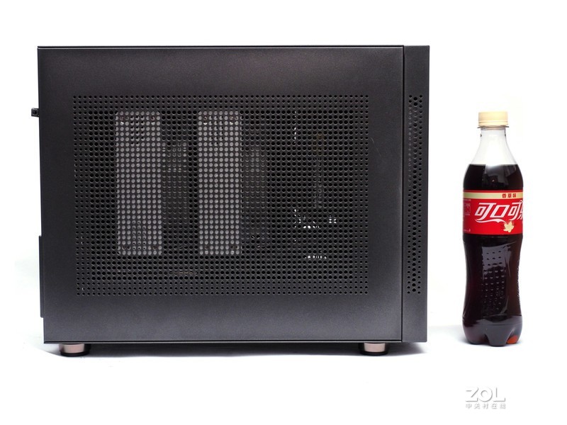 趣造里面塞风冷5950X+3090：19L的西装暴徒大核弹