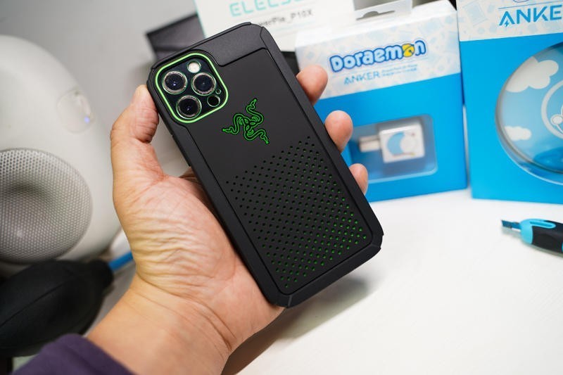 全副武装到牙齿！iPhone12 PRO保护配件入坑与踩坑分享