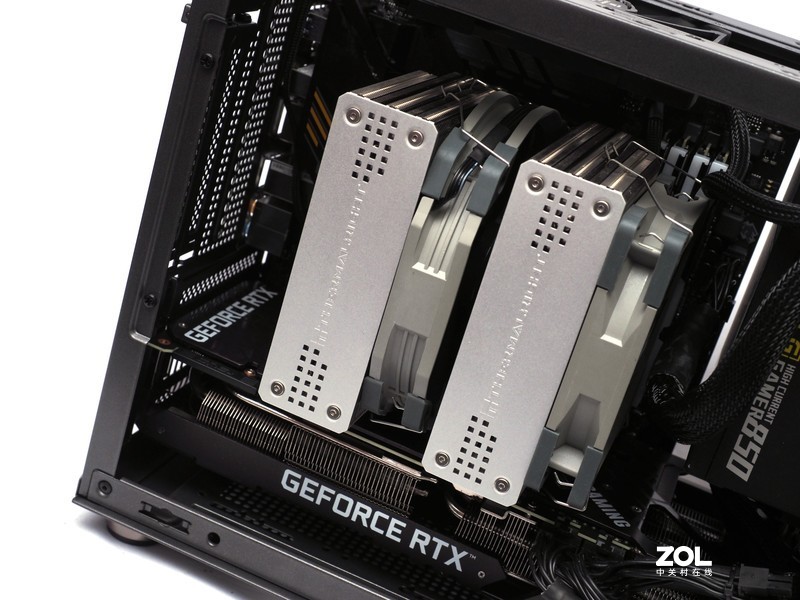 趣造里面塞风冷5950X+3090：19L的西装暴徒大核弹