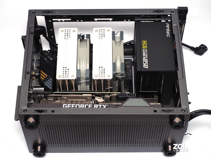 趣造里面塞风冷5950X+3090：19L的西装暴徒大核弹