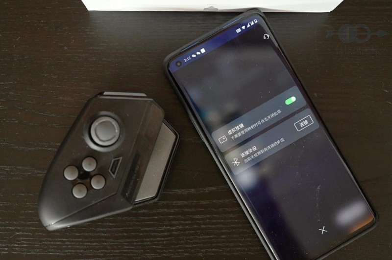 畅玩大小屏的单边手柄，让吃鸡更轻松，北通T1手柄体验