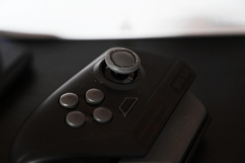 畅玩大小屏的单边手柄，让吃鸡更轻松，北通T1手柄体验