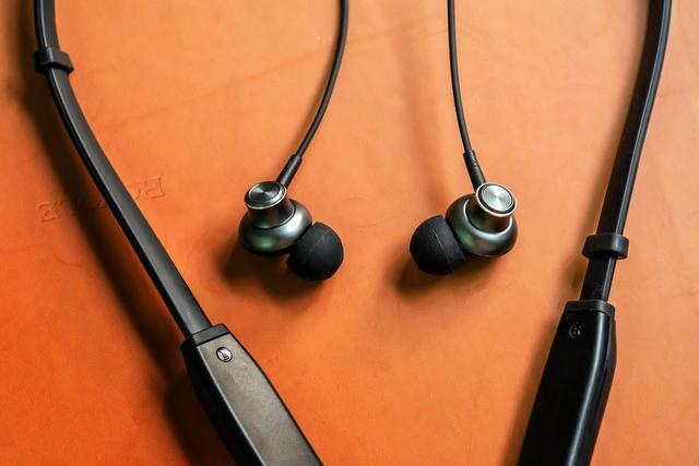 Xisem Armor蓝牙运动耳机体验：继续低音给我好音质