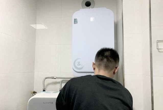 云米零冷水燃气热水器S1 吕布款：零冷水无线互联，增压畅快洗
