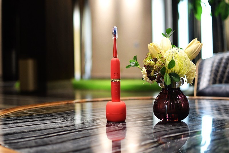 颜值超高 由内至外的清洁 TCL XESS D3光波智能牙刷