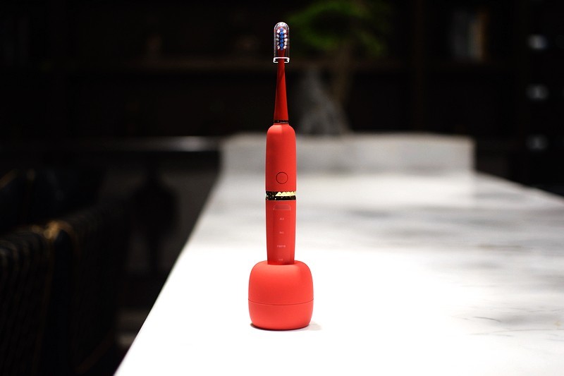 颜值超高 由内至外的清洁 TCL XESS D3光波智能牙刷