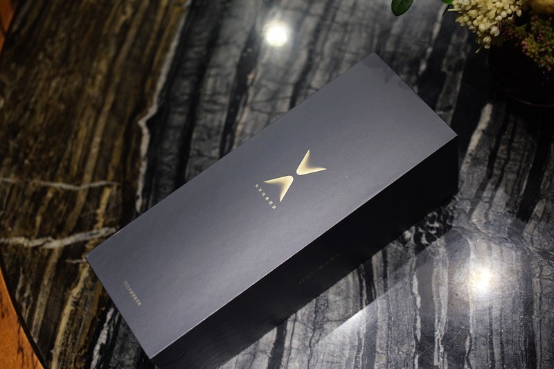 颜值超高 由内至外的清洁 TCL XESS D3光波智能牙刷