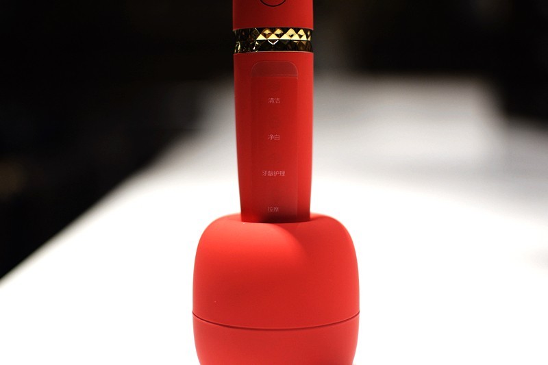 颜值超高 由内至外的清洁 TCL XESS D3光波智能牙刷