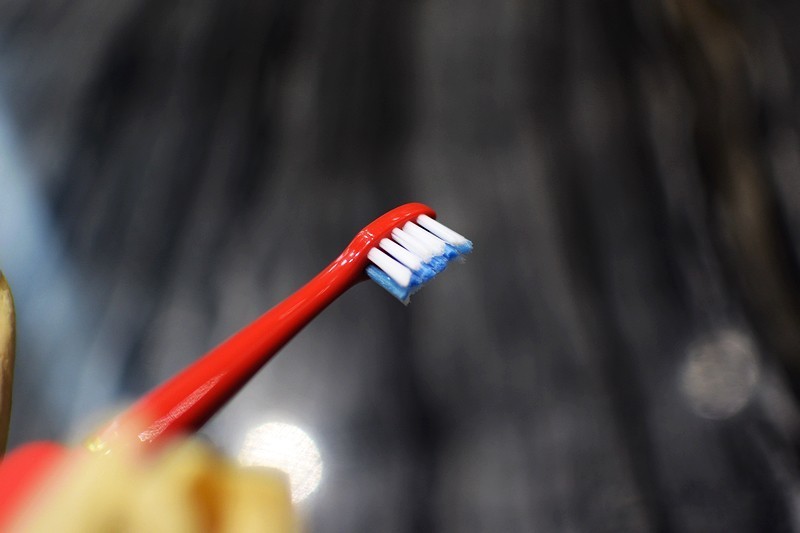 颜值超高 由内至外的清洁 TCL XESS D3光波智能牙刷