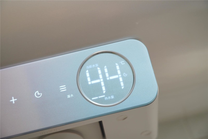 云米电热水器Nano A1，彩色面板，净滤、排污阻垢、值得入手！