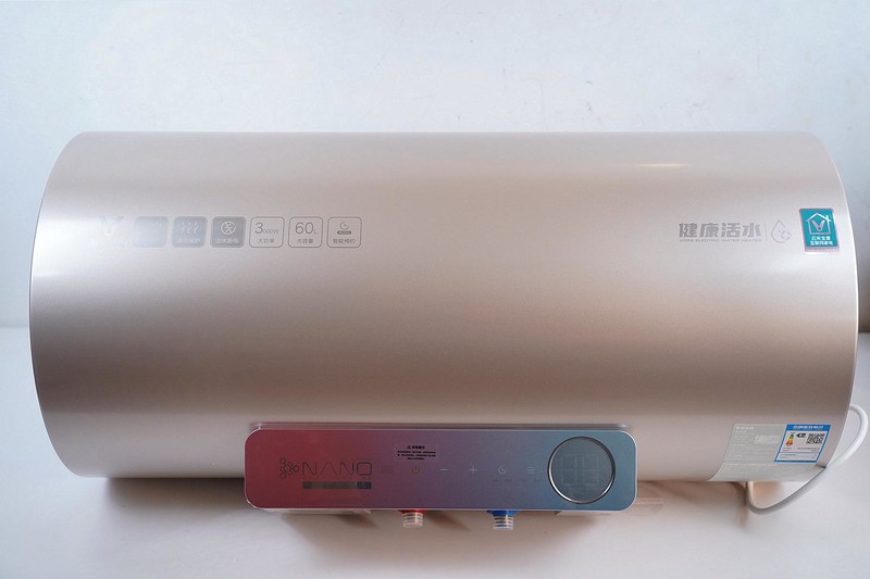 云米电热水器Nano A1，彩色面板，净滤、排污阻垢、值得入手！