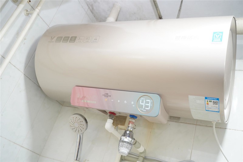云米电热水器Nano A1，彩色面板，净滤、排污阻垢、值得入手！